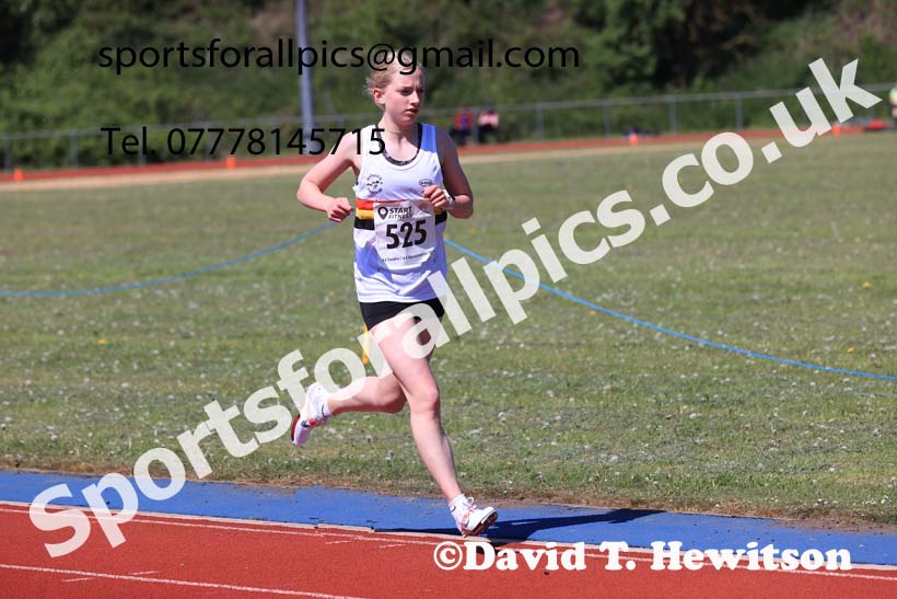 Womens under-17s 3000 metres, 2025 North Eastern Track and Field Champs., Shildon, County Durham. Photo: David T. Hewitson/Sports for All Pics
